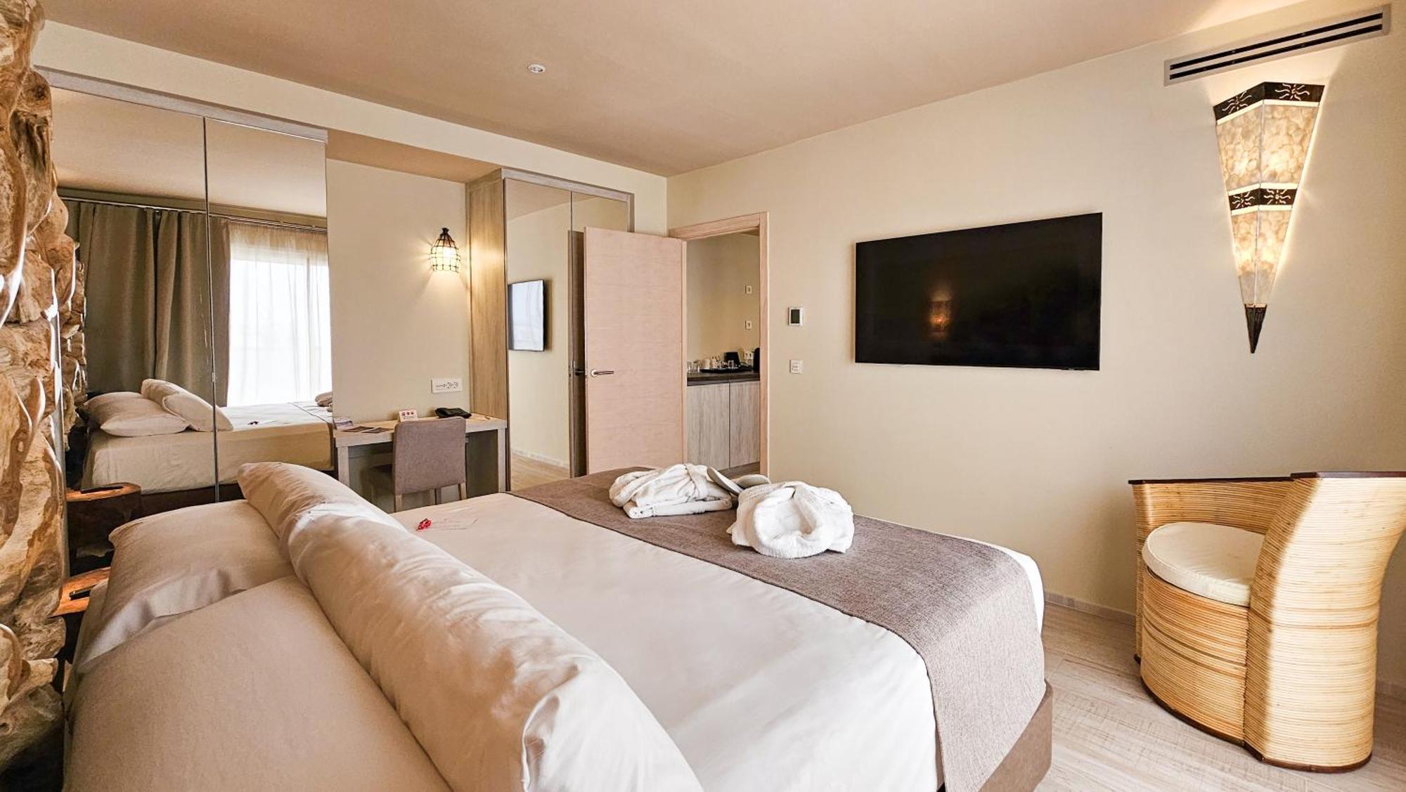 Event By Qhotels - Adults Recommended